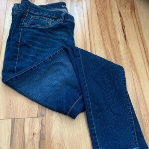 Universal Thread Size 14W Jeans